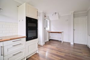 Kitchen / Breakfast Room- click for photo gallery